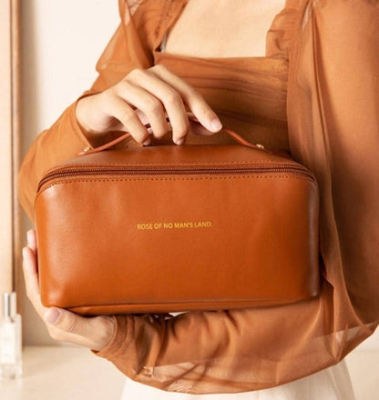 👜MAKEUP TRAVEL BAG - (Buy 1 Get 1 Free) 😍
