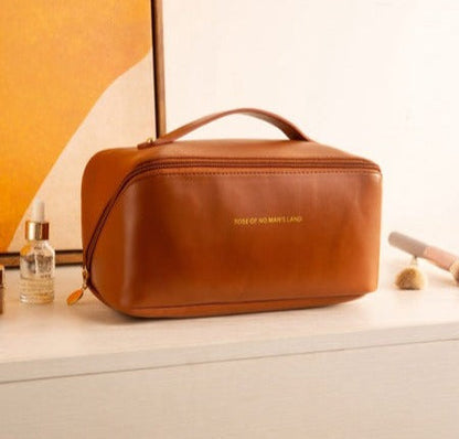 👜MAKEUP TRAVEL BAG - (Buy 1 Get 1 Free) 😍
