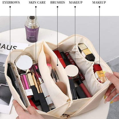 👜MAKEUP TRAVEL BAG - (Buy 1 Get 1 Free) 😍