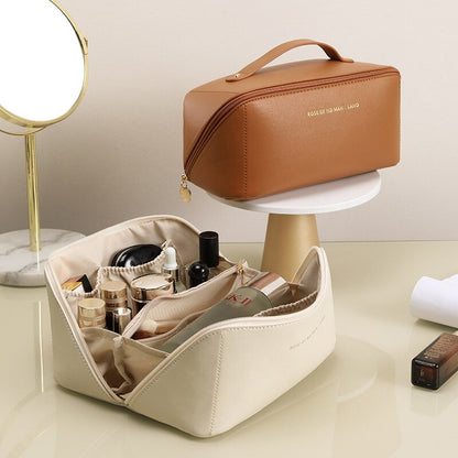 👜MAKEUP TRAVEL BAG - (Buy 1 Get 1 Free) 😍