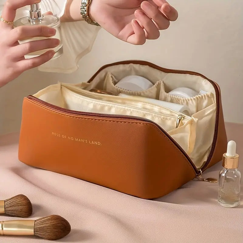 👜MAKEUP TRAVEL BAG - (Buy 1 Get 1 Free) 😍