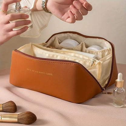 👜MAKEUP TRAVEL BAG - (Buy 1 Get 1 Free) 😍
